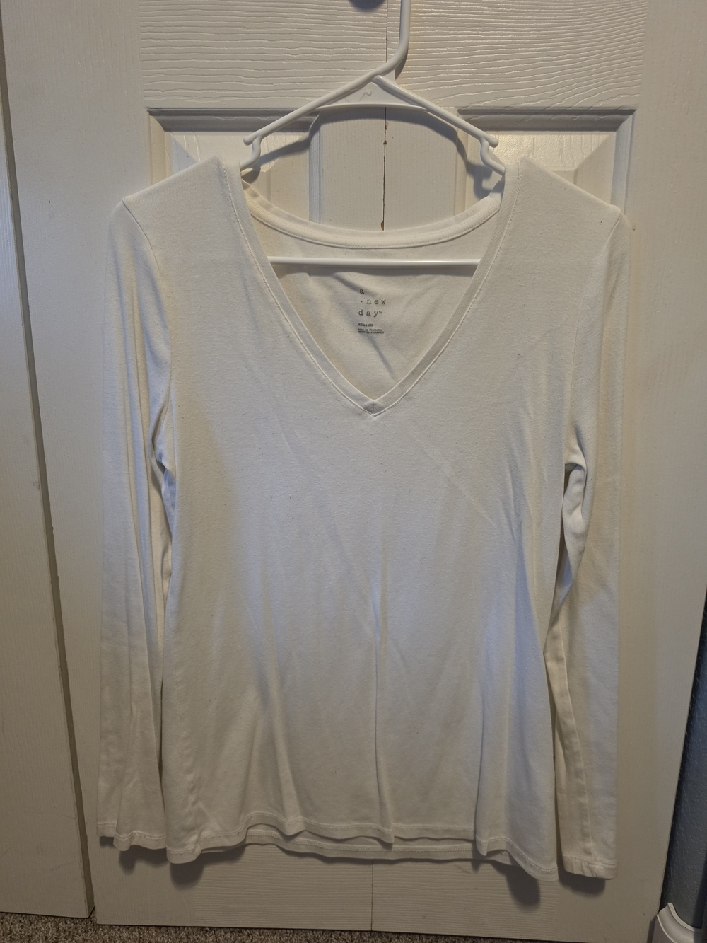 a new day Women's White V-Neck Short-Sleeve Tee